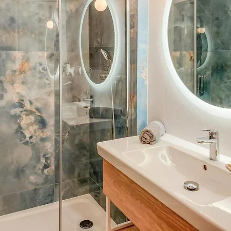 Awesome In * مينززدرويه